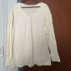 Eddie Bauer crochet shoulder shirt